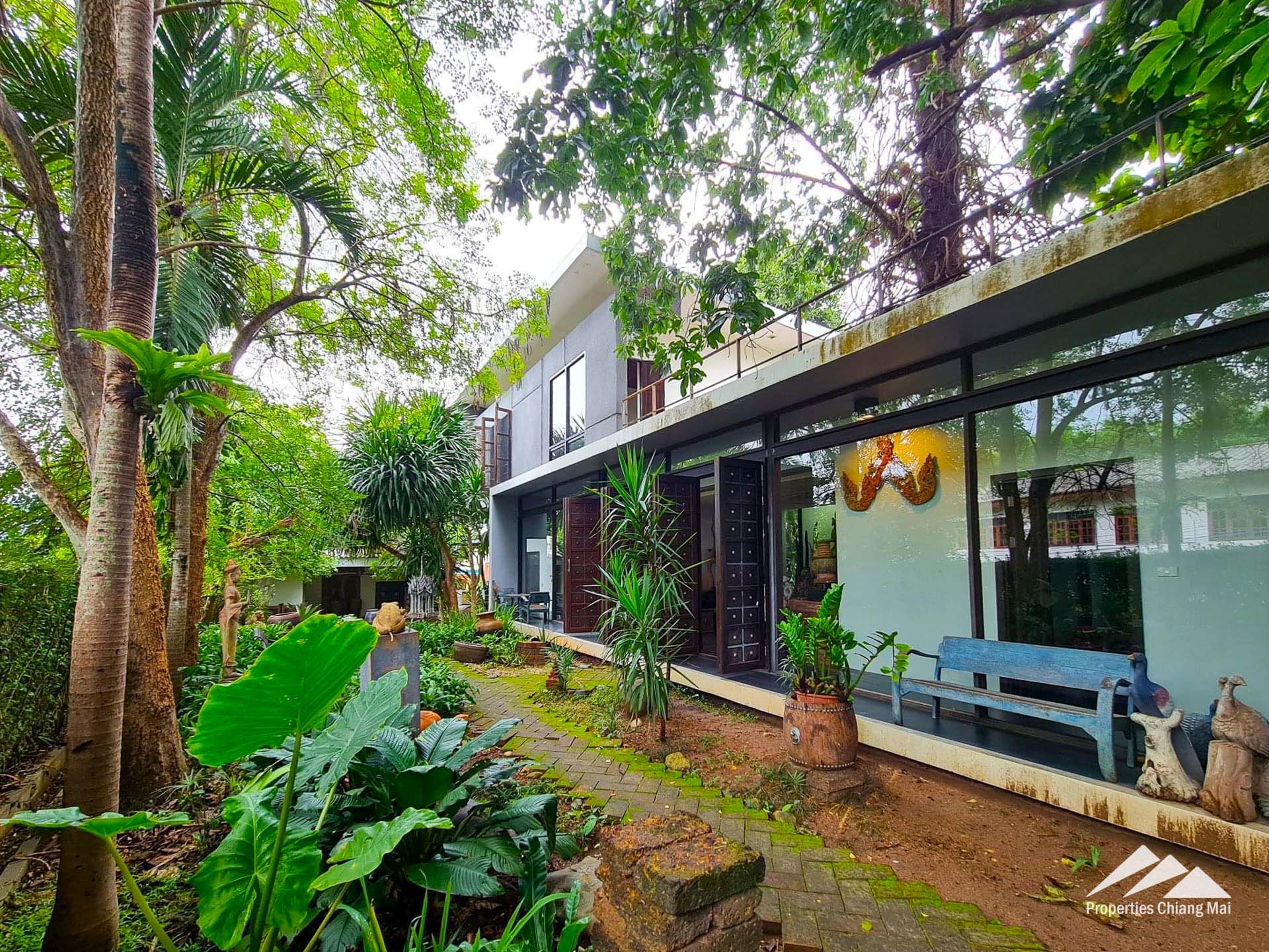 House and Commercial Space For Sale In Mae Rim, Chiang-Mai - PC-MR003