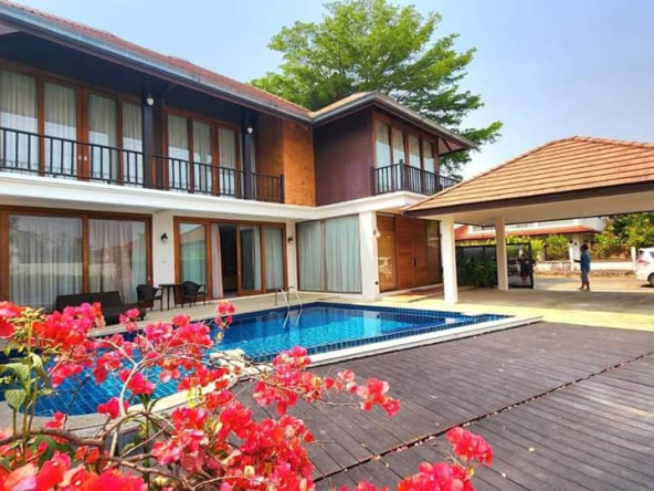 Luxury Pool Villa Thai-Style for Rent/Sale in San Phranet-SS-SS3327