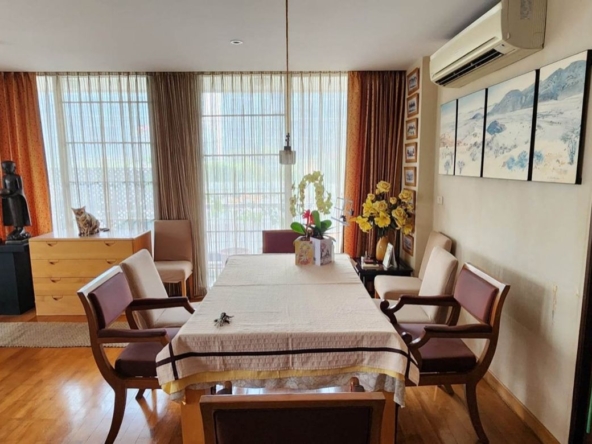 A large unit with 2 bed for sale in Chang Klan