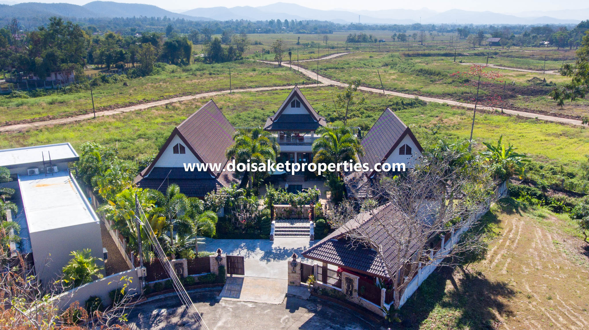 Doi Saket-DSP-(HS330-04) Large and Beautiful Resort-Style Home with Swimming Pool for Sale in Doi Saket