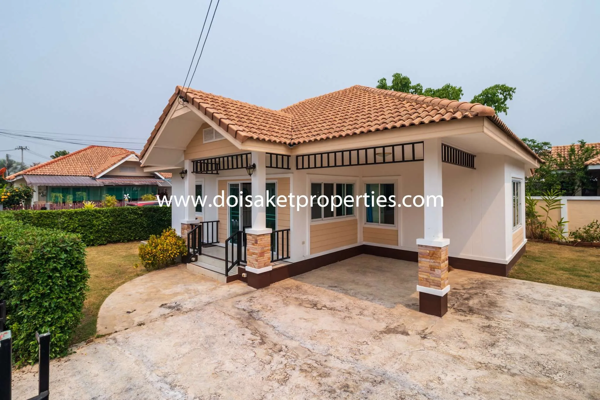 San Kamphaeng-DSP-(HS214-03) Newly-Renovated Single Story Home for Sale in San Kamphaeng