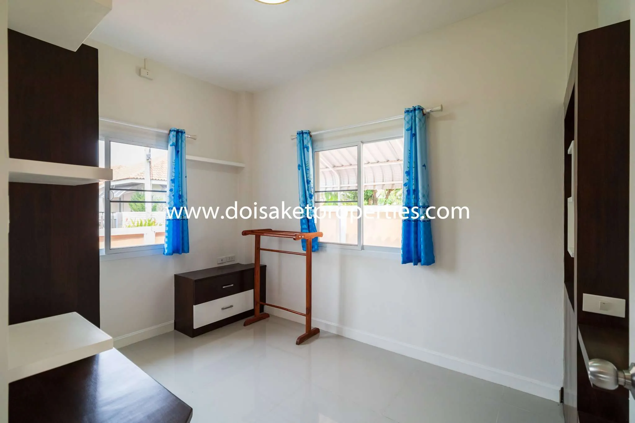 San Kamphaeng-DSP-(HS214-03) Newly-Renovated Single Story Home for Sale in San Kamphaeng