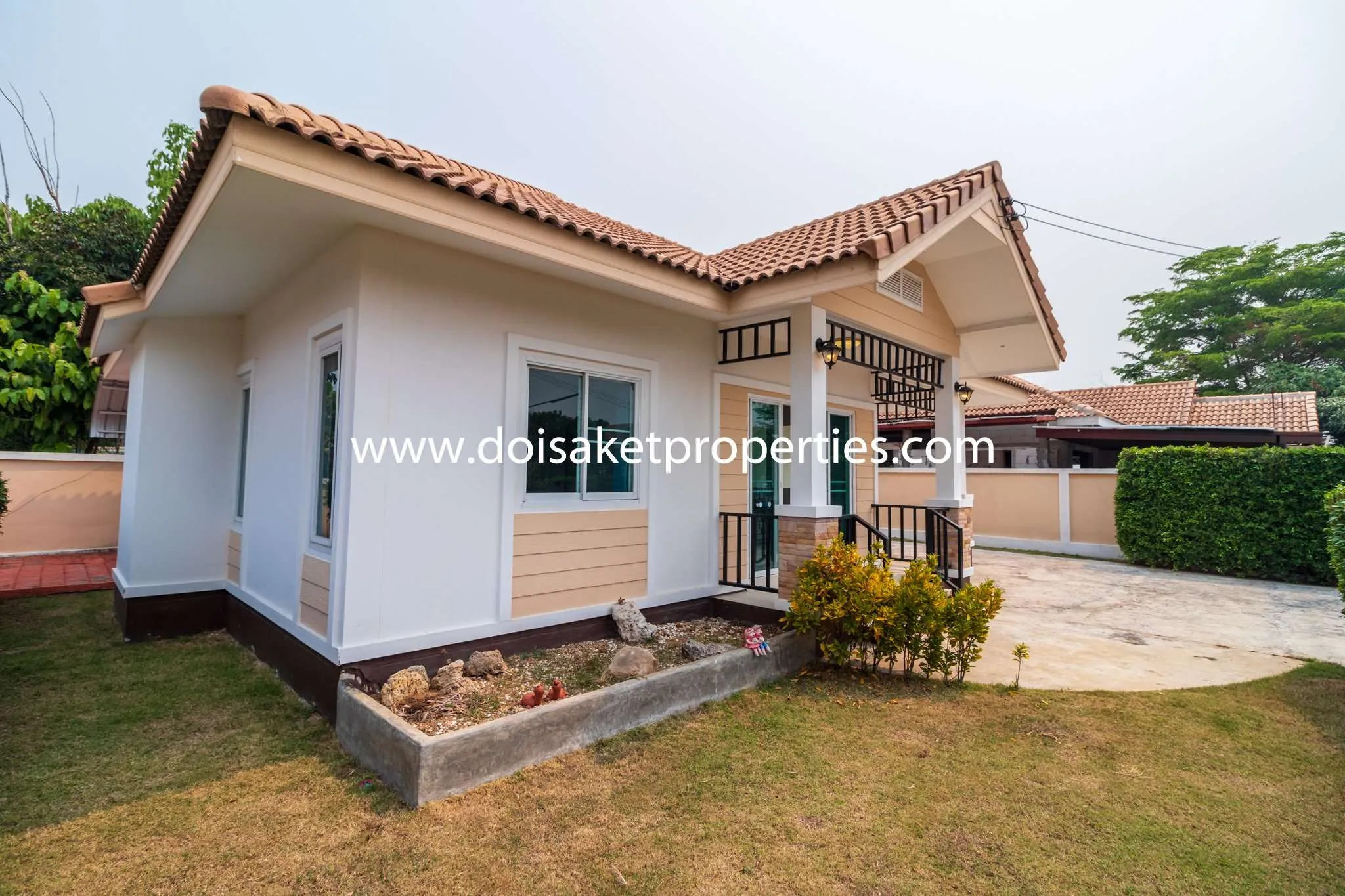 San Kamphaeng-DSP-(HS214-03) Newly-Renovated Single Story Home for Sale in San Kamphaeng