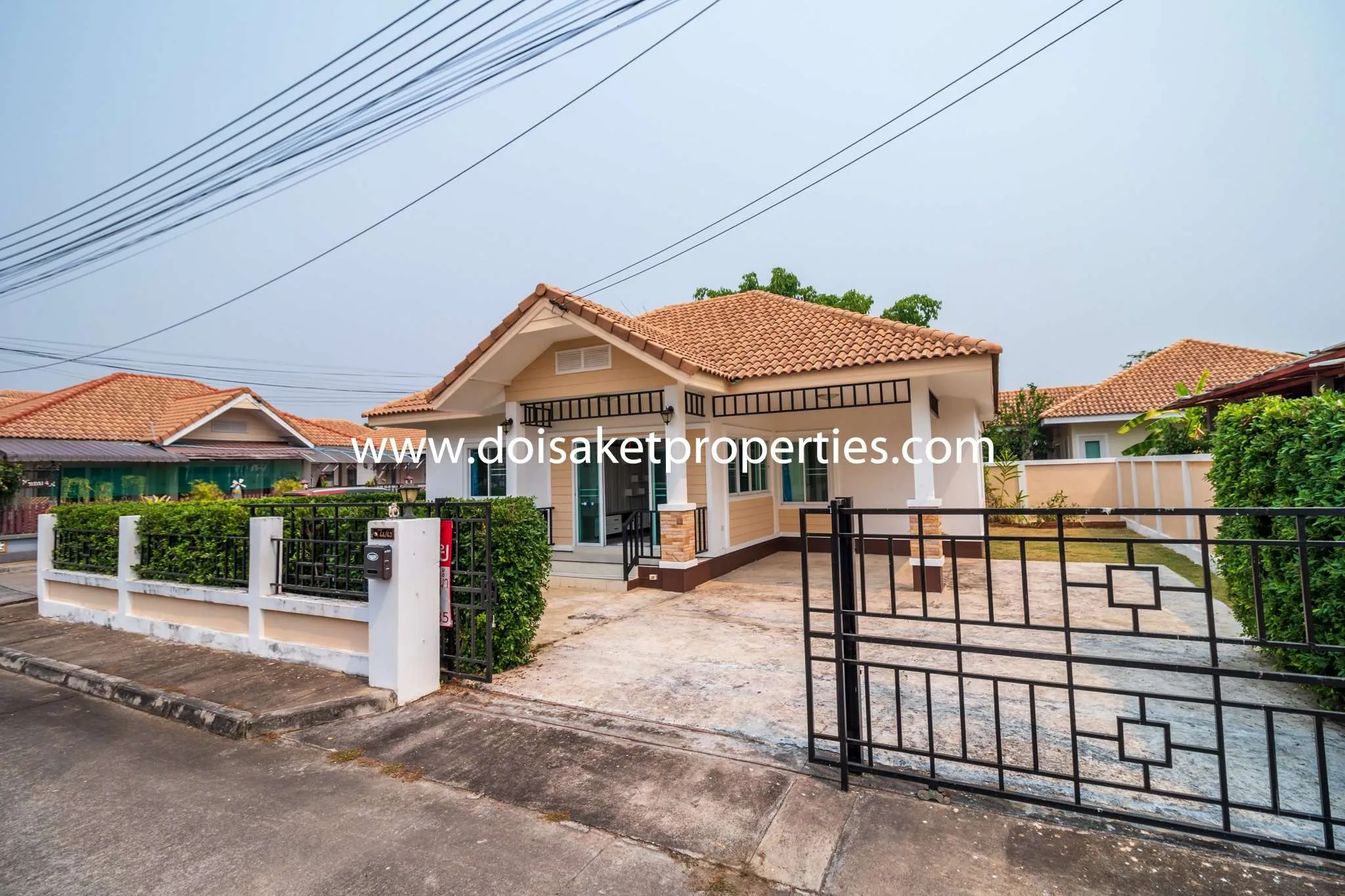 San Kamphaeng-DSP-(HS214-03) Newly-Renovated Single Story Home for Sale in San Kamphaeng