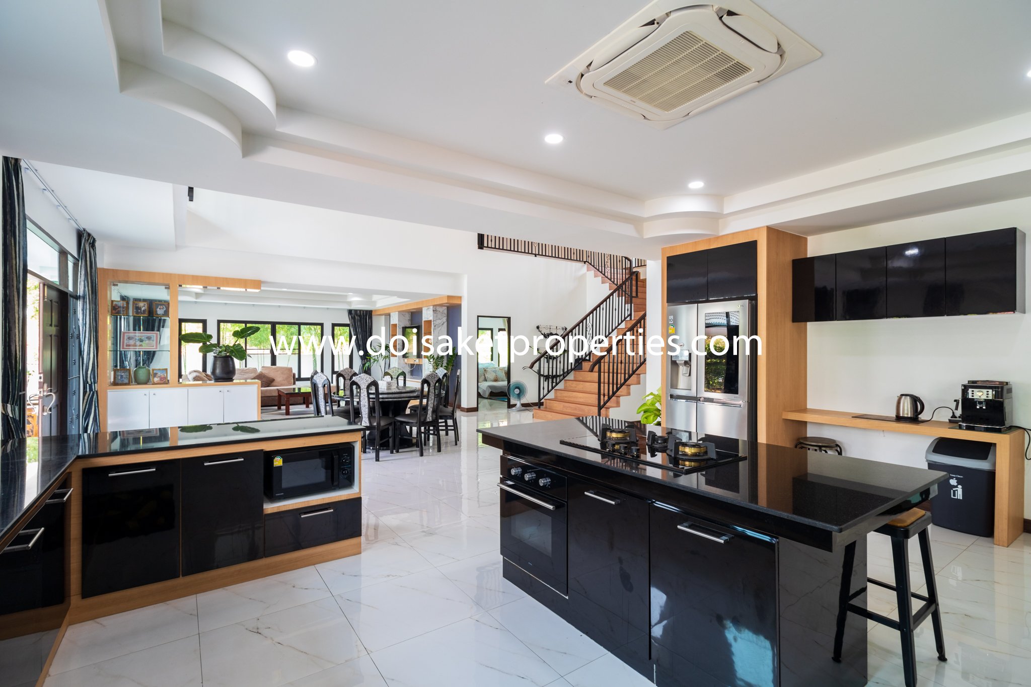 San Sai-DSP-(HS312-05) Incredible 5+ Bedroom Home with Swimming Pool for Sale near Maejo University in San Sai