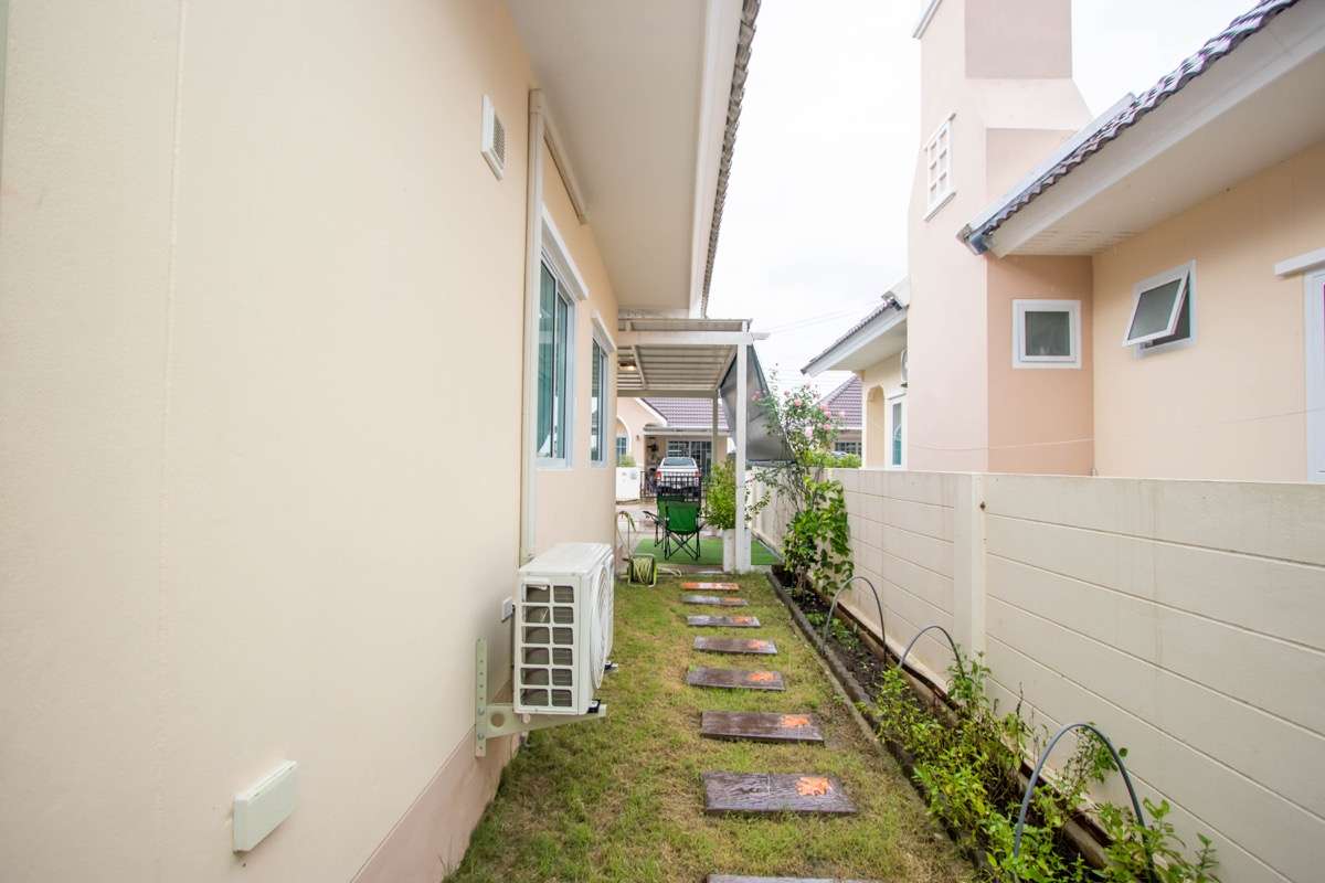 Immaculate 2 Bedroom House For Sale-PH-SARA207