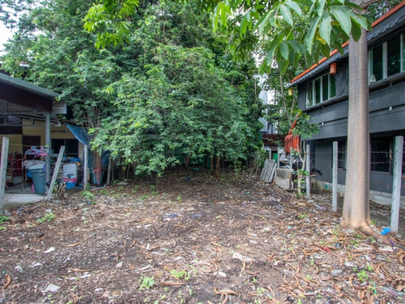 City Land for Sale Near Wat Suan Dok-PH-CITYLAND009