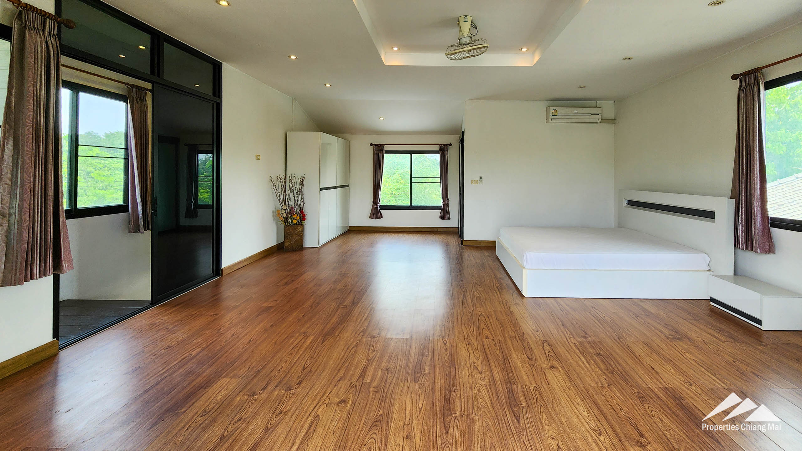 Commercial PropertyWelness Center For Sale Or Lease In Nam Phrae, Hang-Dong. Chiang Mai - PC-HD010