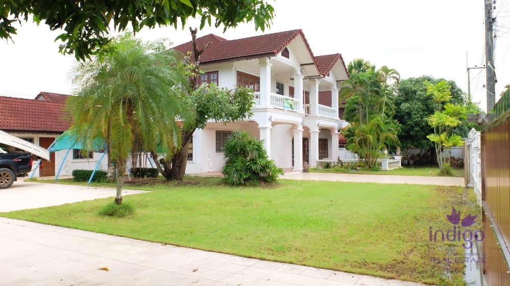 Perfect for a renovations project! Large 3 bedroom house on a large plot of land for sale in Doi Saket