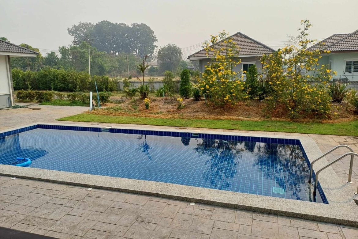 7 Bedroom and Private pool for Sale in San Pu Loei