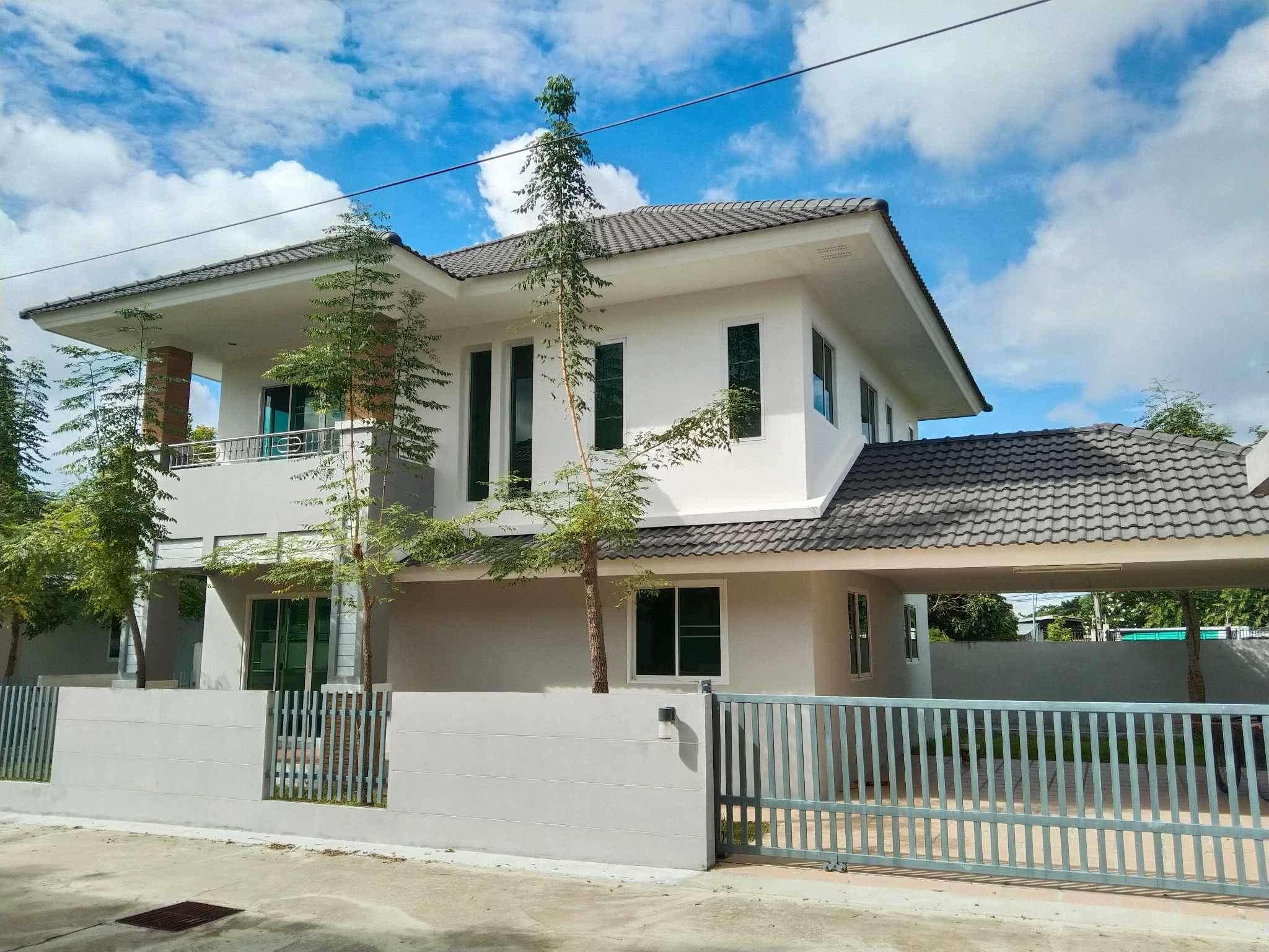 House for Sale in San Phak Wan