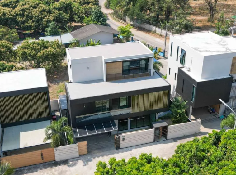 Contemporary 5-Bedroom House for Sale near Kad Farang-SS-HD15613