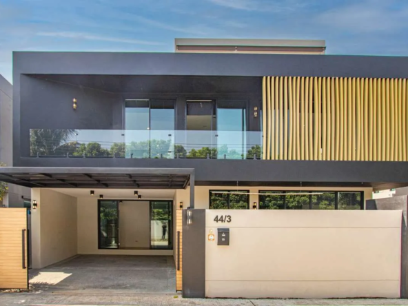 Contemporary 5-Bedroom House for Sale near Kad Farang-SS-HD15613