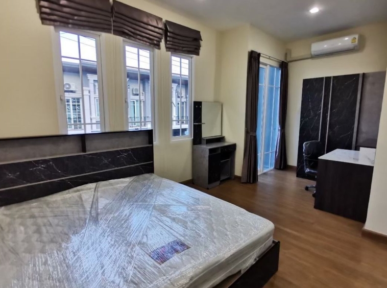 4 Bedrooms townhouse for sale and rent in Ruam chok-SM-sta-1314