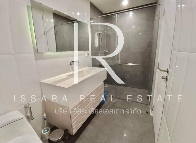 Gorgeous 2 Bedroom Condominium in Nimman For Sale-IRE-IRECS029