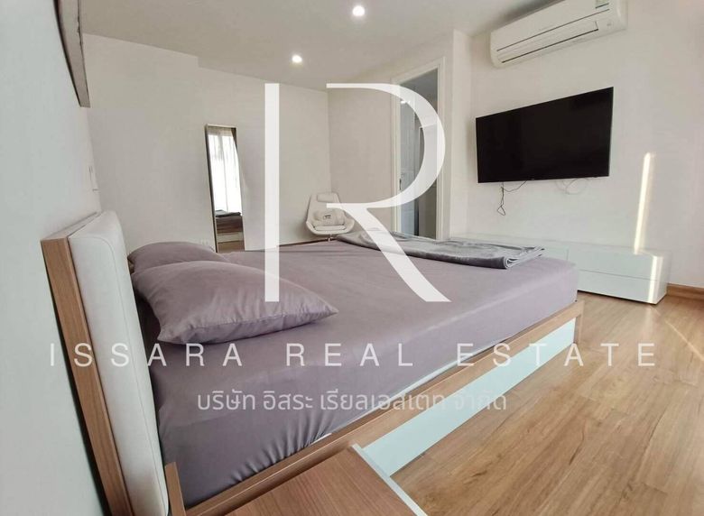 Gorgeous 2 Bedroom Condominium in Nimman For Sale-IRE-IRECS029