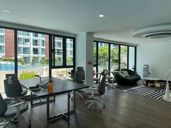 Tastefully Designed 1 Bedroom Condo For Sale in The One Condo-IRE-IRECS065