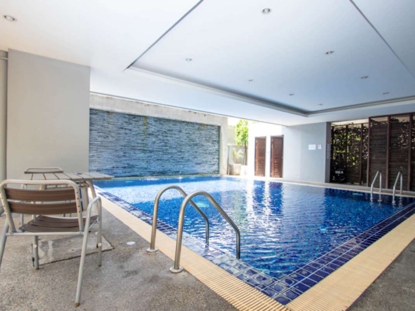 Elegant Two-Bedroom Condo for Sale at Rawee Waree Condominium-PH-RW020