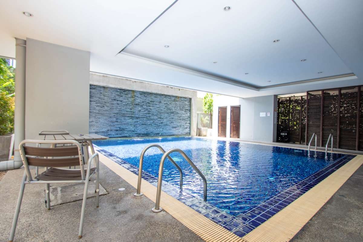 Elegant Two-Bedroom Condo for Sale at Rawee Waree Condominium-PH-RW020