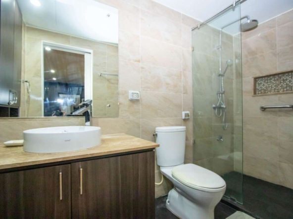 Elegant Two-Bedroom Condo for Sale at Rawee Waree Condominium-PH-RW020