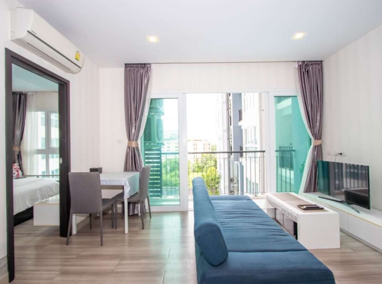 Contemporary One-Bedroom Apartment with Pool View and Prime Location for Sale-PH-PRIO018