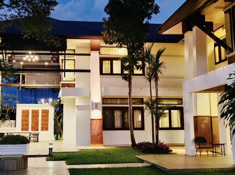 8429 - Exquisite 6-Bedroom Lanna-Style Retreat in Chiang Mai-EH-8429