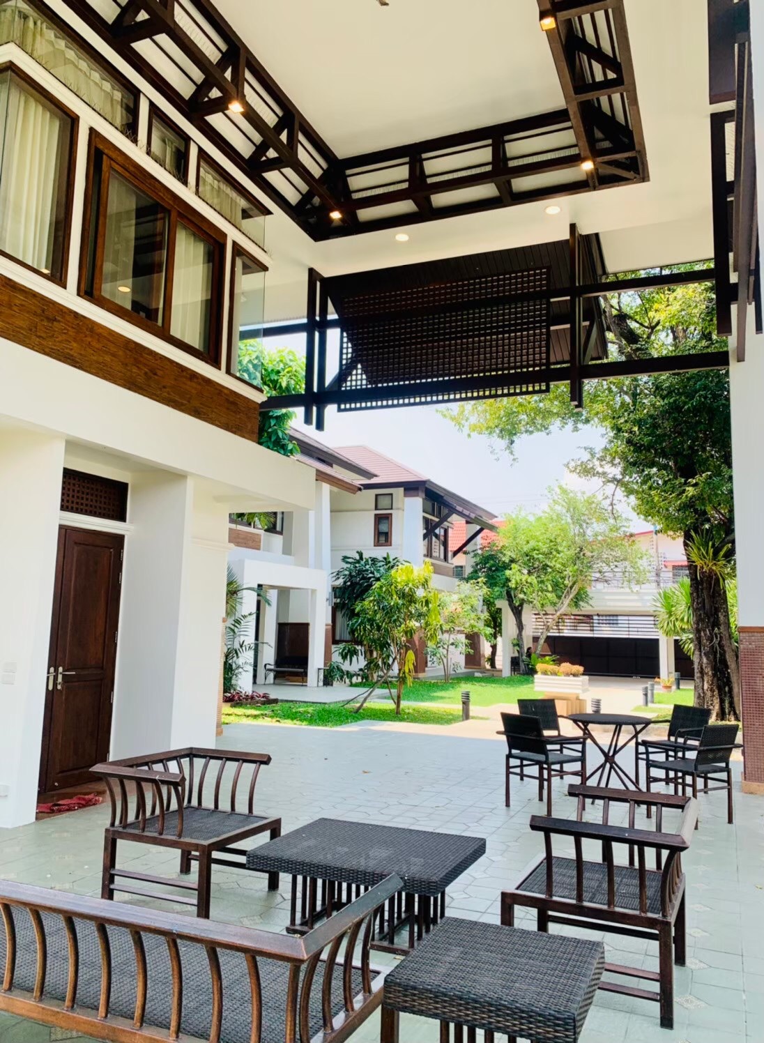 8429 - Exquisite 6-Bedroom Lanna-Style Retreat in Chiang Mai-EH-8429