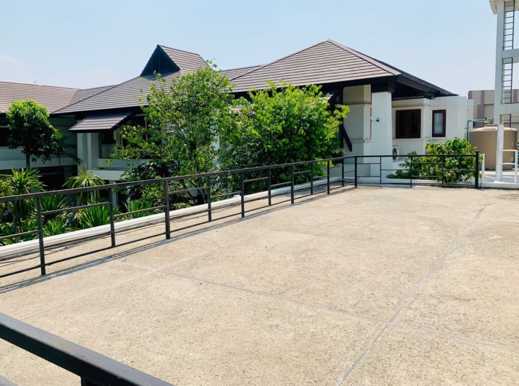 8429 - Exquisite 6-Bedroom Lanna-Style Retreat in Chiang Mai-EH-8429