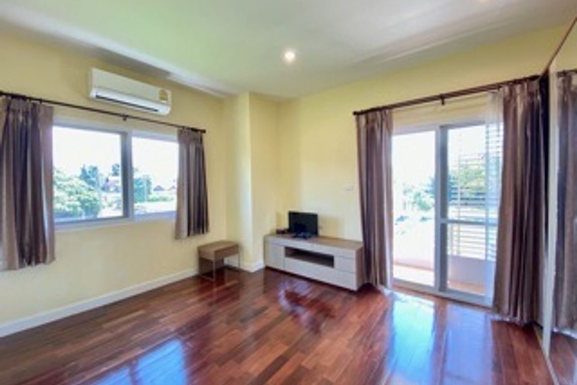 4 bed house for rent in Muang Chiang Mai-P-PHR654