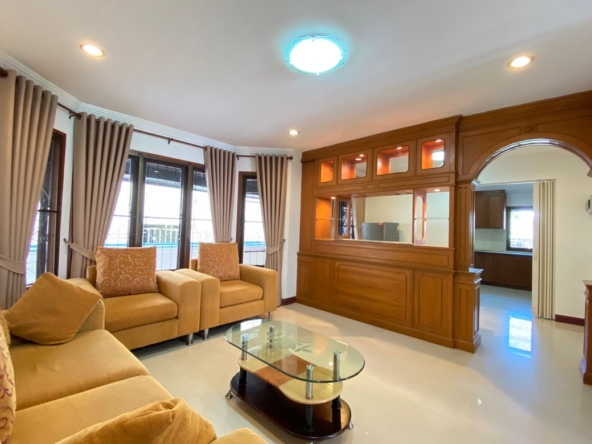 4 bed house for rent in Chang Phuak