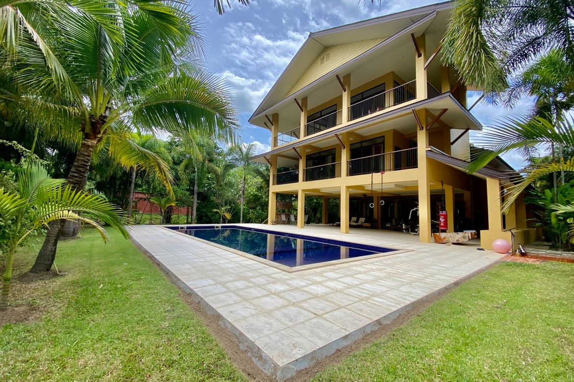 A large family home with private pool for sale in Nam Phrae