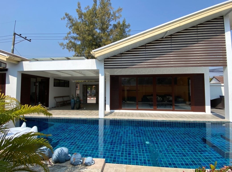 A unique home with private pool for sale in Hang Dong