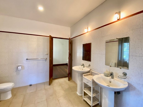 A custom built 4 bed for sale in Huay Sai