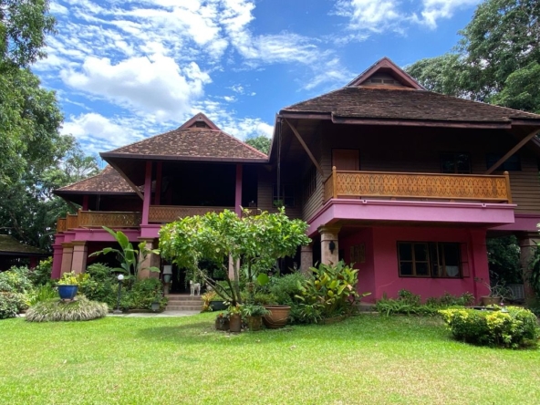 Lanna wooden thai house for sale in Don Kaew