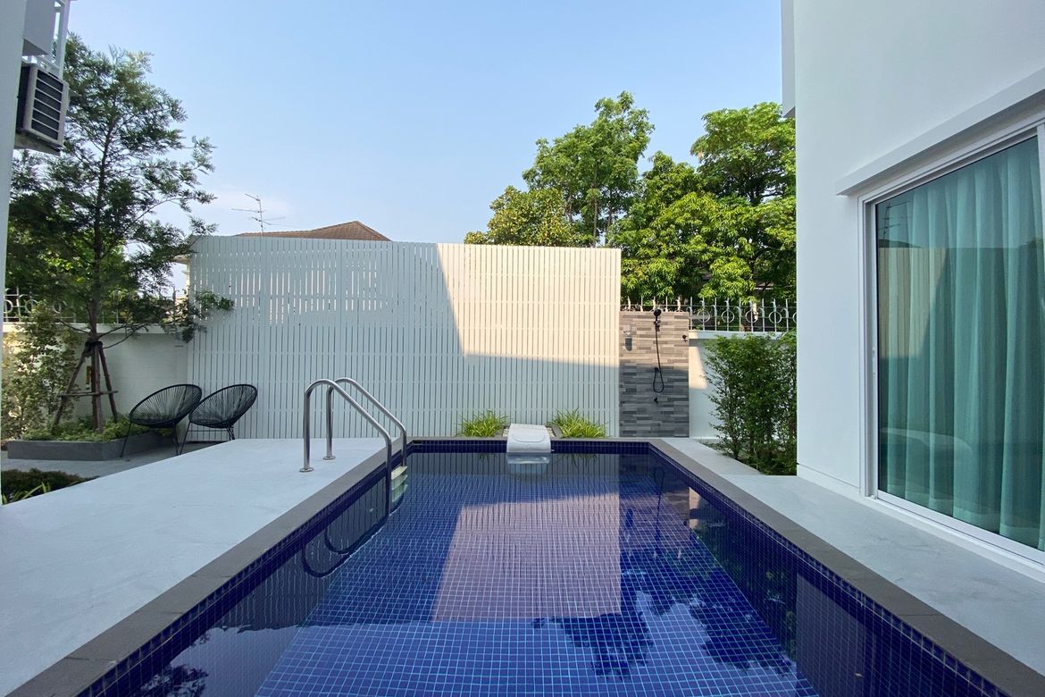 Modern house with pool for sale in San Sai