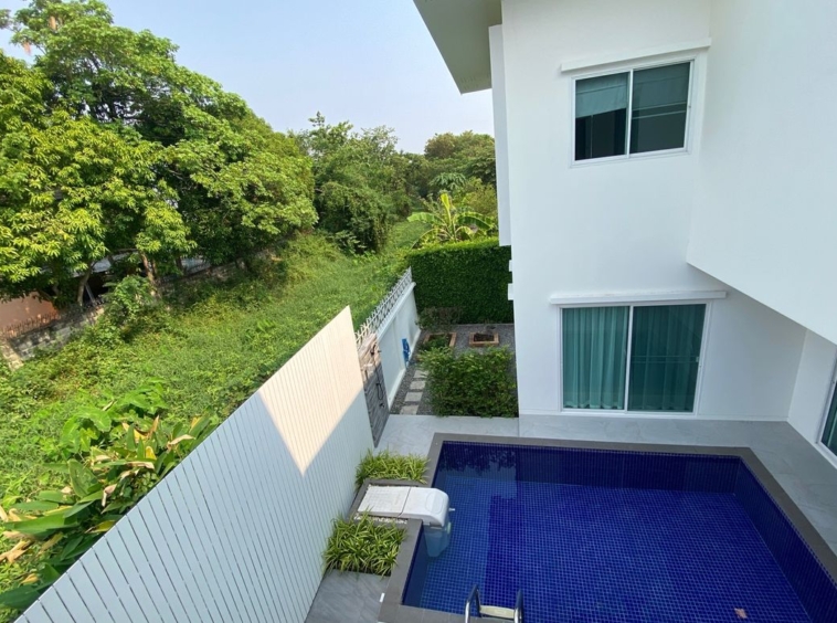 Modern house with pool for sale in San Sai