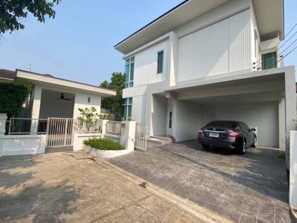 Modern house with pool for sale in San Sai