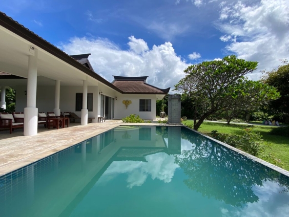 A unique pool villa for rent or sale in Mae On