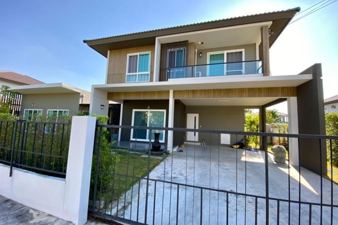 A large family home for rent or sale in Sankhampeang