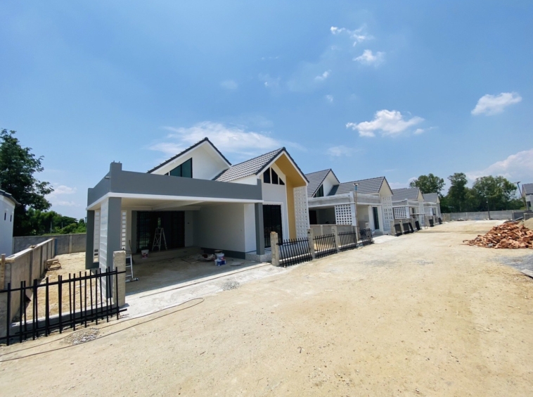 One-story detached house