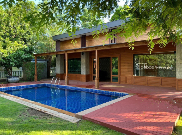 pool villa