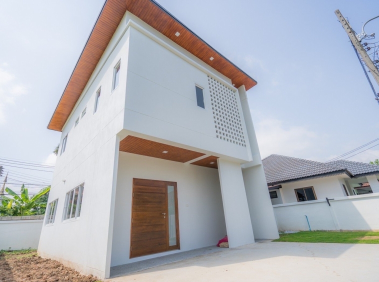 2-story detached house