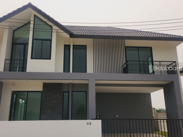 Detached 2-storey house with 3 bedrooms