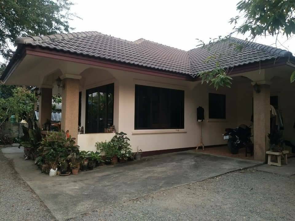 contemporary style house with 3 bedrooms and 3 bathrooms in the San Sai Noi zone.-DB-SHHCMISS11