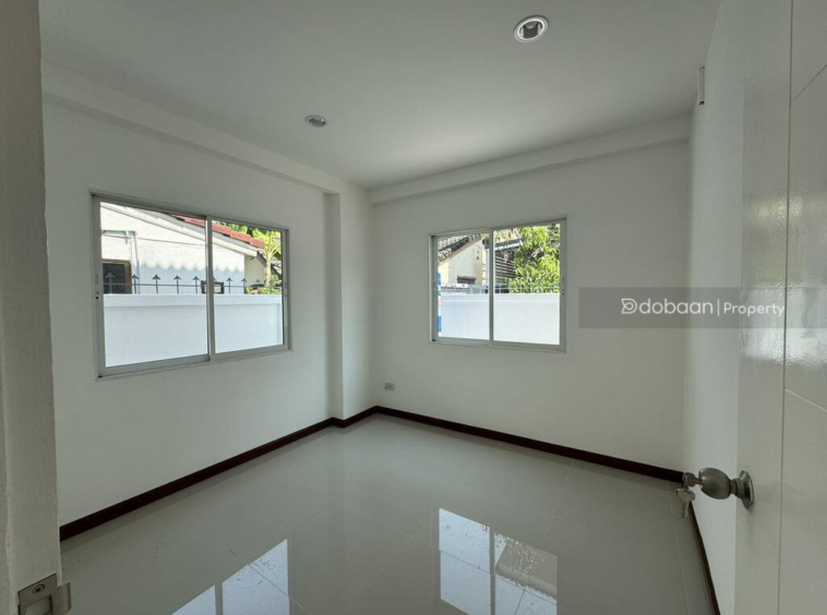 A two-story single house with 4 bedrooms and 3 bathrooms located in the suburban area near Central Festival Chiang Mai.-DB-SHHCMISS82