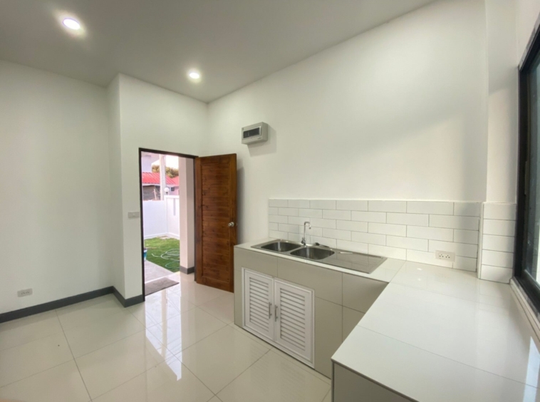 Single-story modern minimalist-style house with 3 bedrooms and 2 bathrooms.-DB-NSHCMISP195