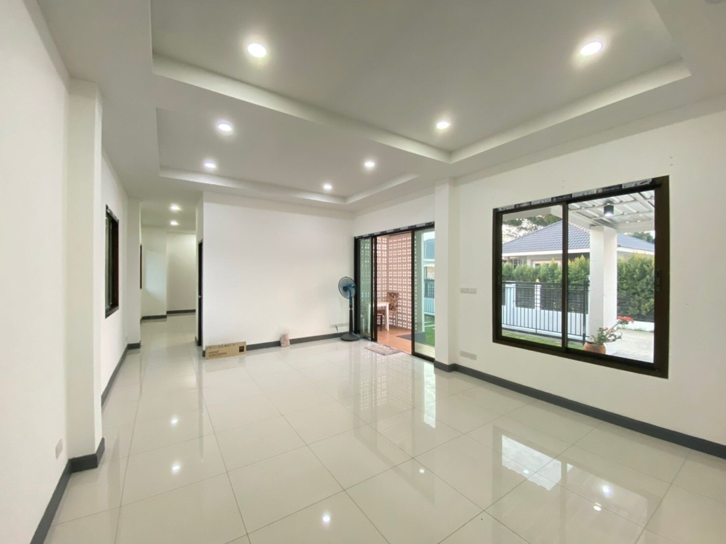 Single-story modern minimalist-style house with 3 bedrooms and 2 bathrooms.-DB-NSHCMISP195