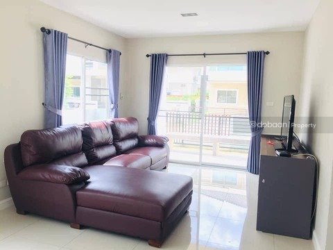 A two-story detached house with 3 bedrooms and 3 bathrooms in the San Sai zone