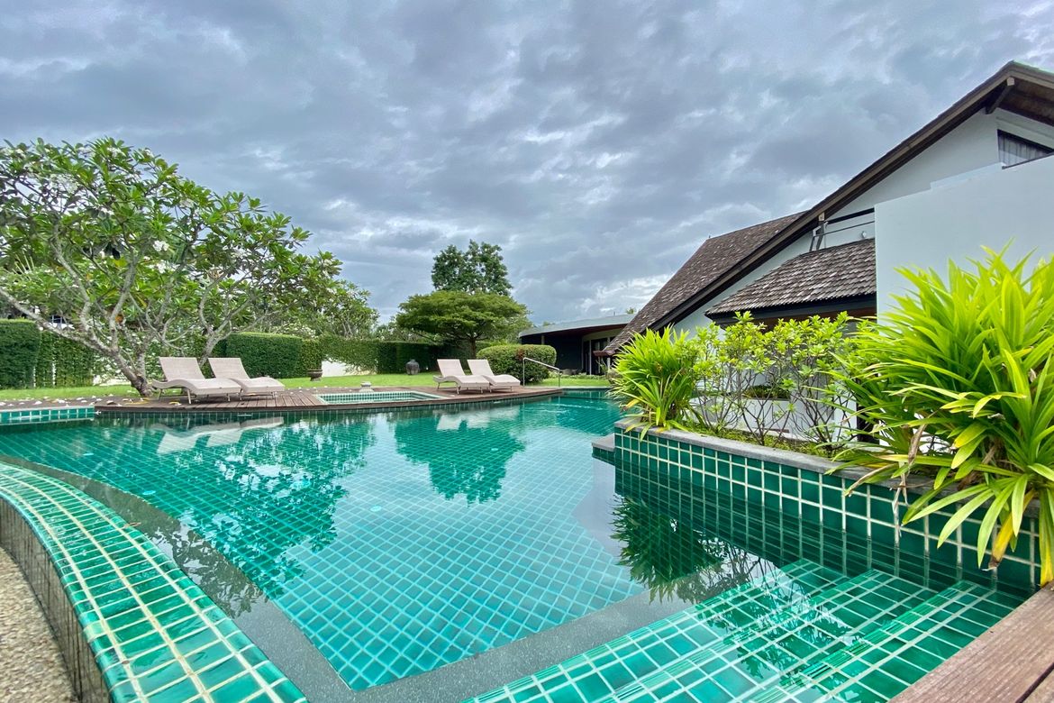 Luxury pool villa for rent in Mae Rim