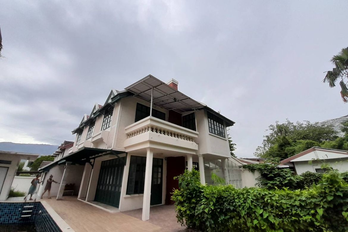 5 Bedroom Pool villa for rent in Nimman-SM-sta-1356